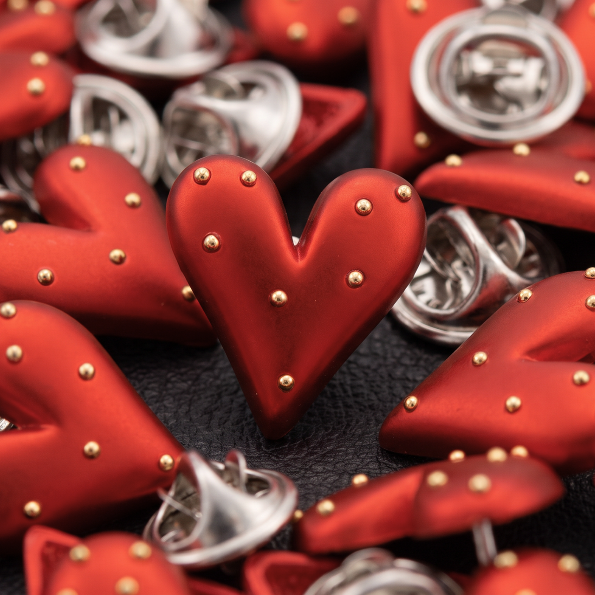 THOUSAND HEARTS | Red/Gold
